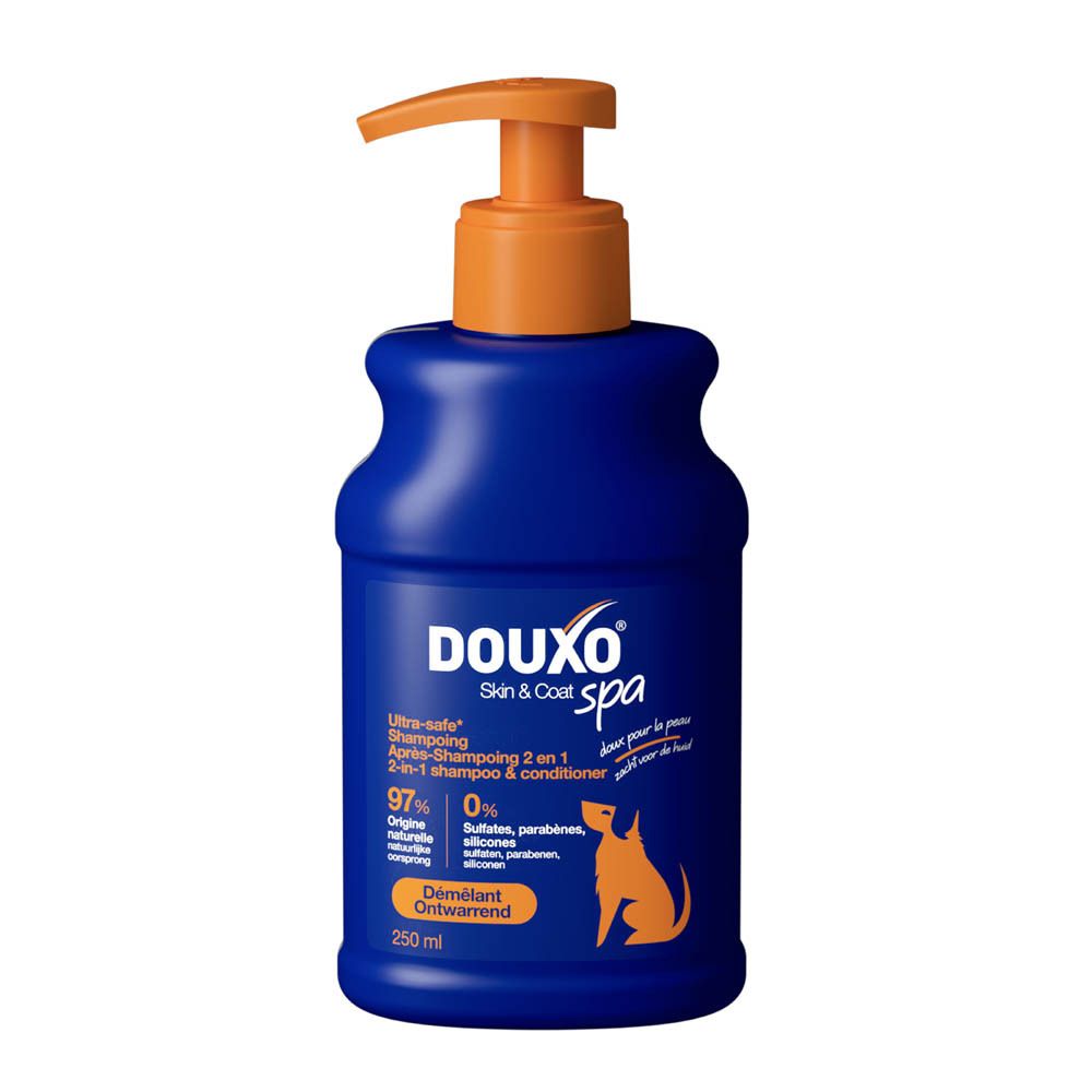 Nettoie et hydrate la peau et démêle le pelage. Chien dans un bain moussant. Texte sur les ingrédients.