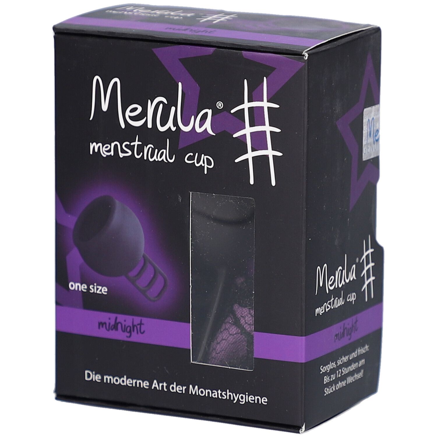 Schwarze Box mit Produktabbildung und Text: Merula menstrual cup, midnight, one size. Sichtfenster.