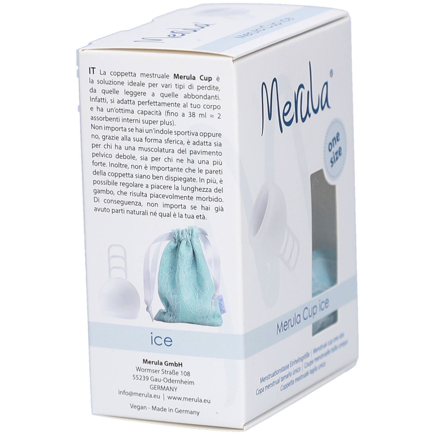 Karton von Merula Cup, schräg. Sichtfenster mit Menstruationstasse und Beutel. Text auf der Seite.