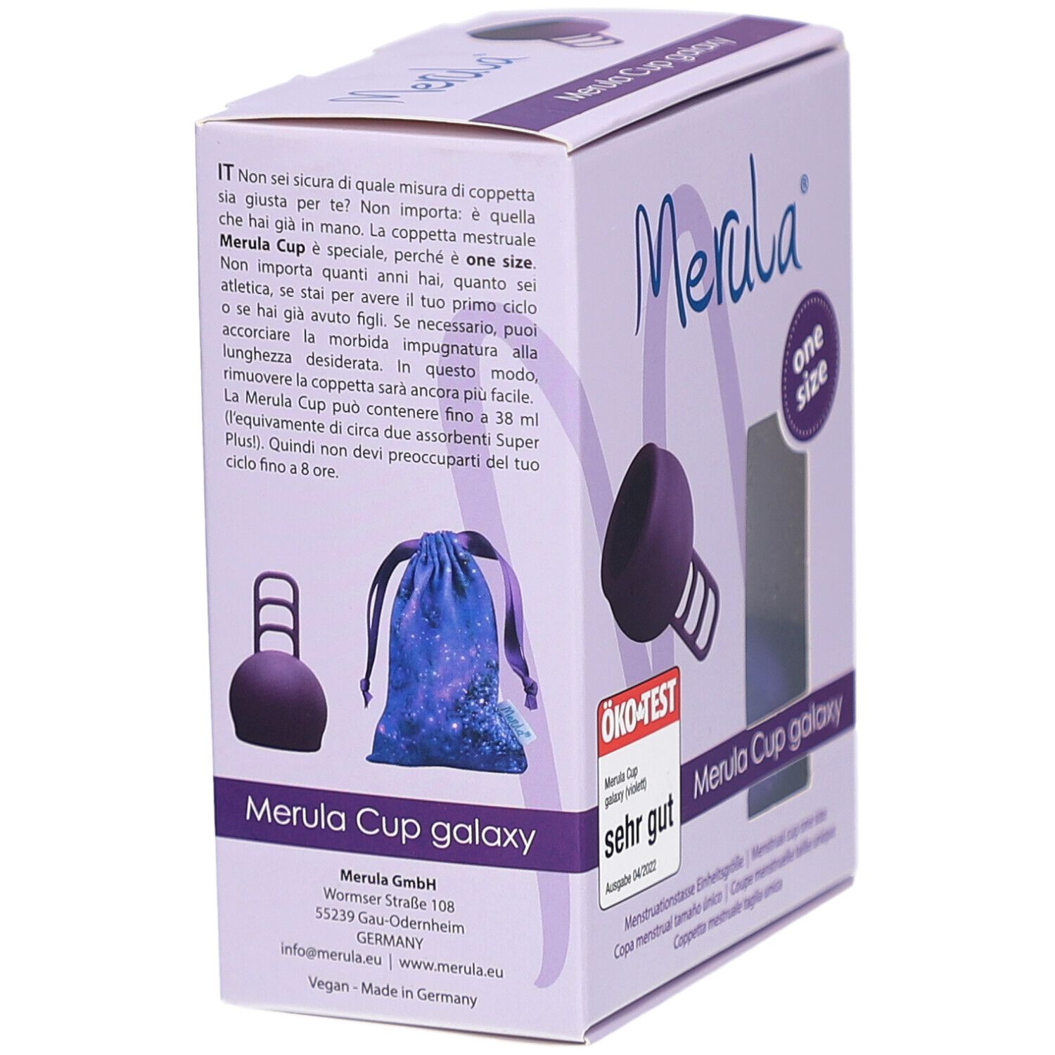 Seitenansicht der Verpackung Merula Cup Galaxy. Produkt, Beutel und Logo. "One size" und Öko-Test-Siegel.