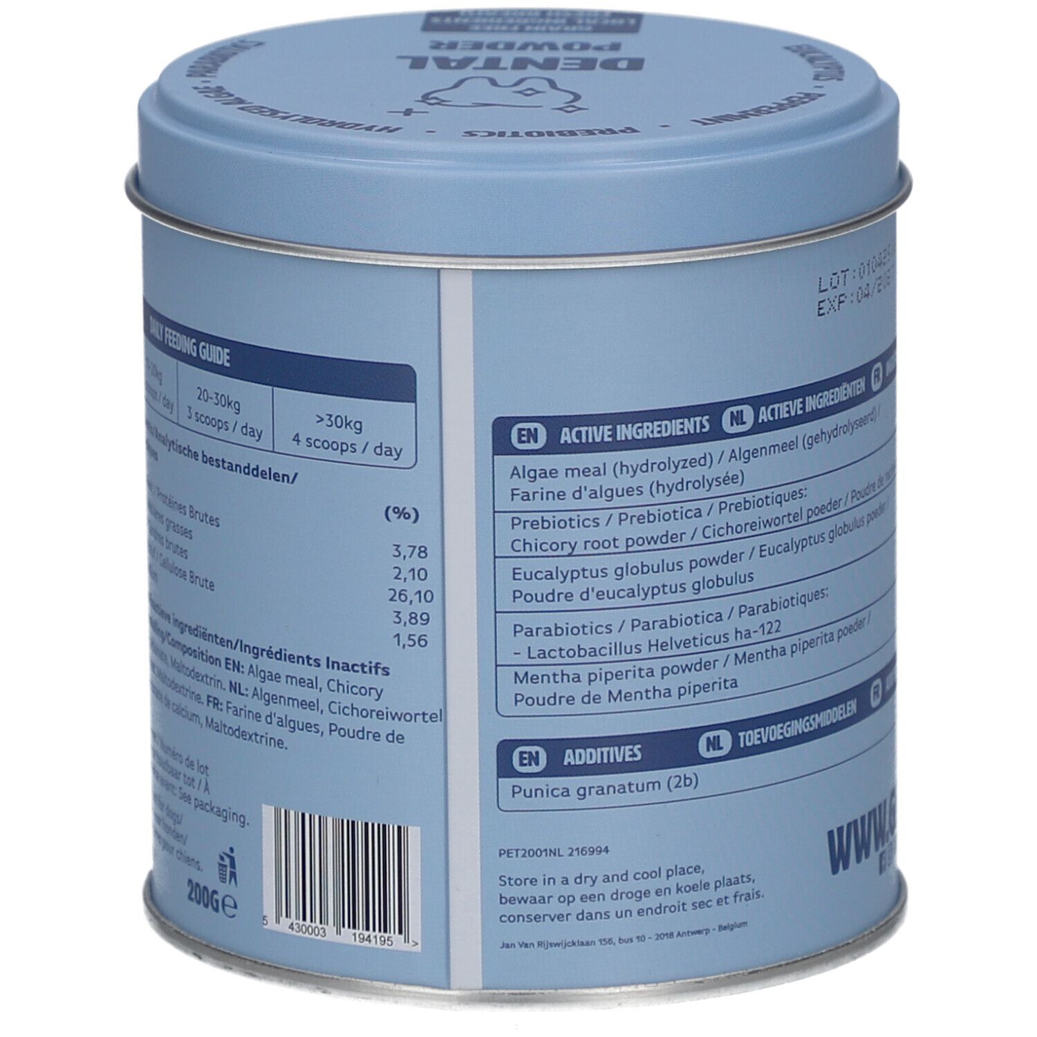 Rückseite der Dose. Enthält Inhaltsstoffe, Dosierung, und Kontaktinformationen. Text in Englisch, Französisch und Niederländisch.