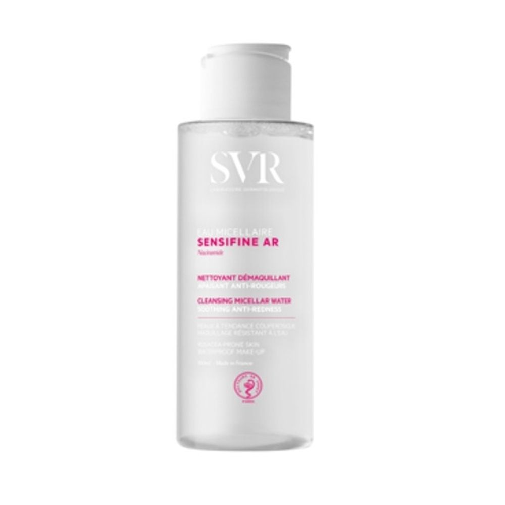 Flacon d'eau micellaire SVR Sensifine AR. Bouchon blanc, liquide transparent. Inscriptions: SVR, Sensifine AR.