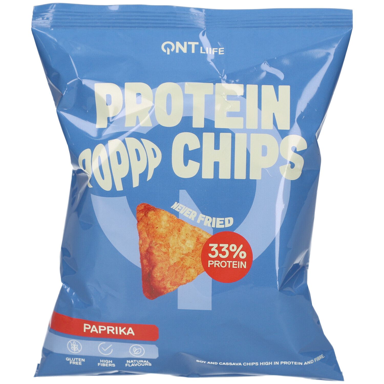 Blaue Tüte QNT Liife Protein Chips Paprika. Aufdruck: Protein Chips, 33% Protein, Paprika. Glutenfrei, reich an Ballaststoffen.