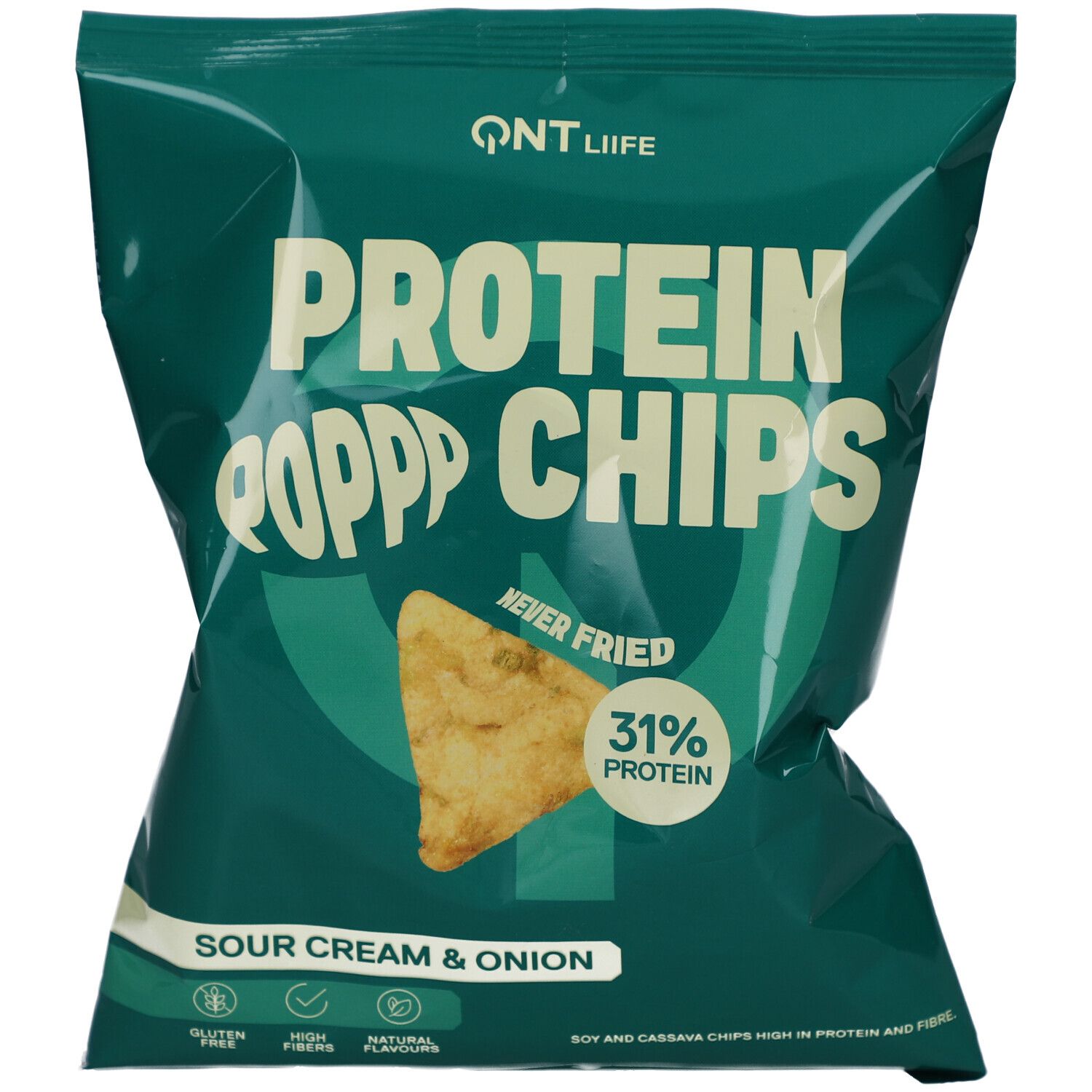 Grüne Tüte mit Aufschrift 'QNT Liife Protein Chips'. Geschmack 'Sour Cream & Onion'. Enthält 31% Protein. Glutenfrei.