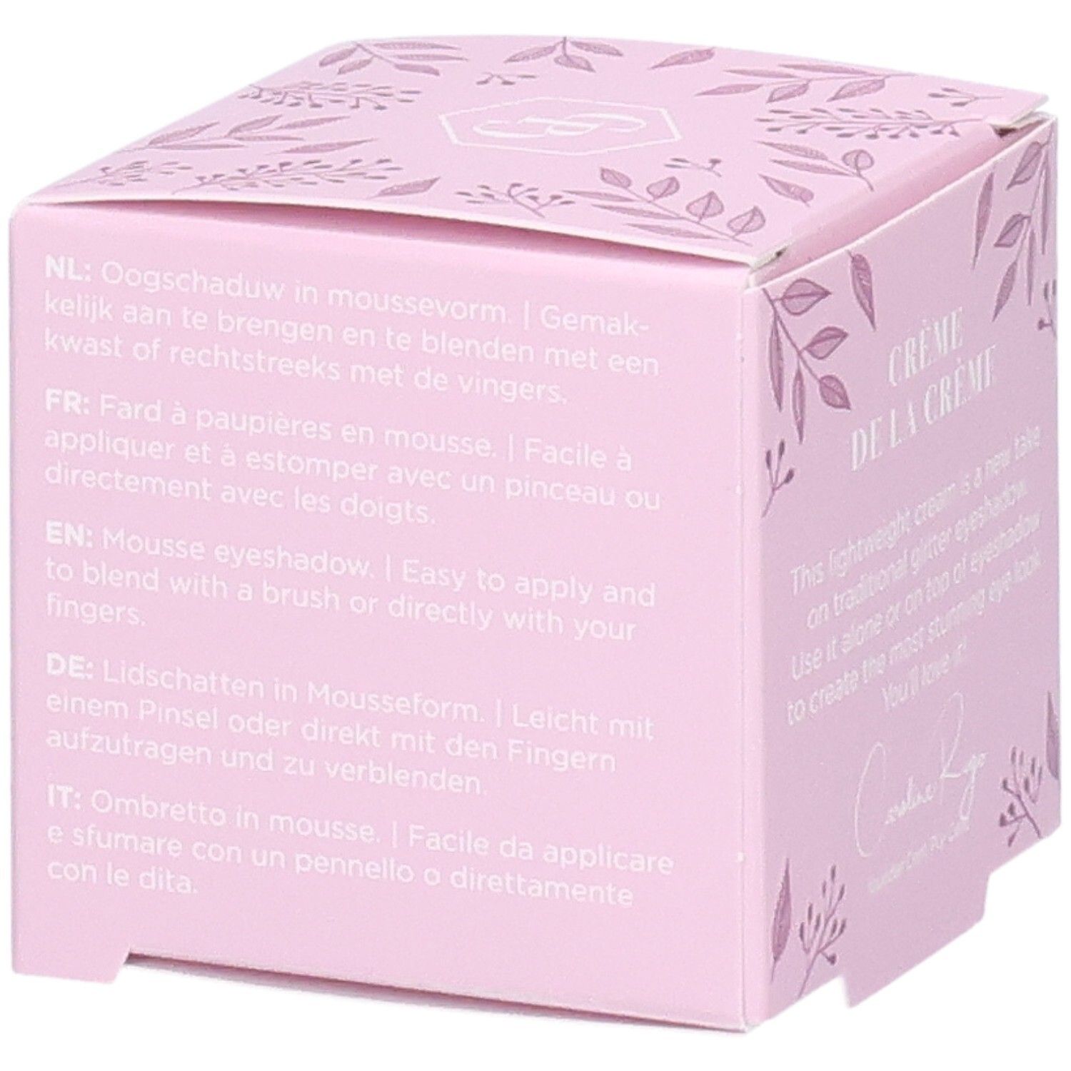 Rosa Verpackung mit Text: Crème de la Crème. Mehrsprachige Anwendungshinweise. Text: Caroline Rigo.