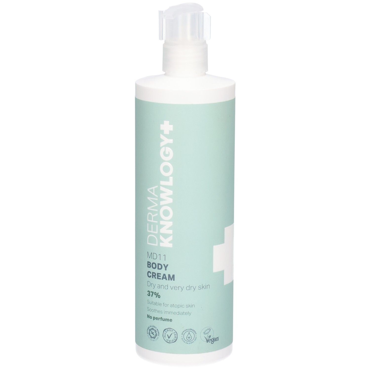 Weißer Spender mit grünem Etikett. Aufschrift: DERMA KNOWLOGY+, MD11 BODY CREAM, 37%. Für trockene Haut. Ohne Parfüm.