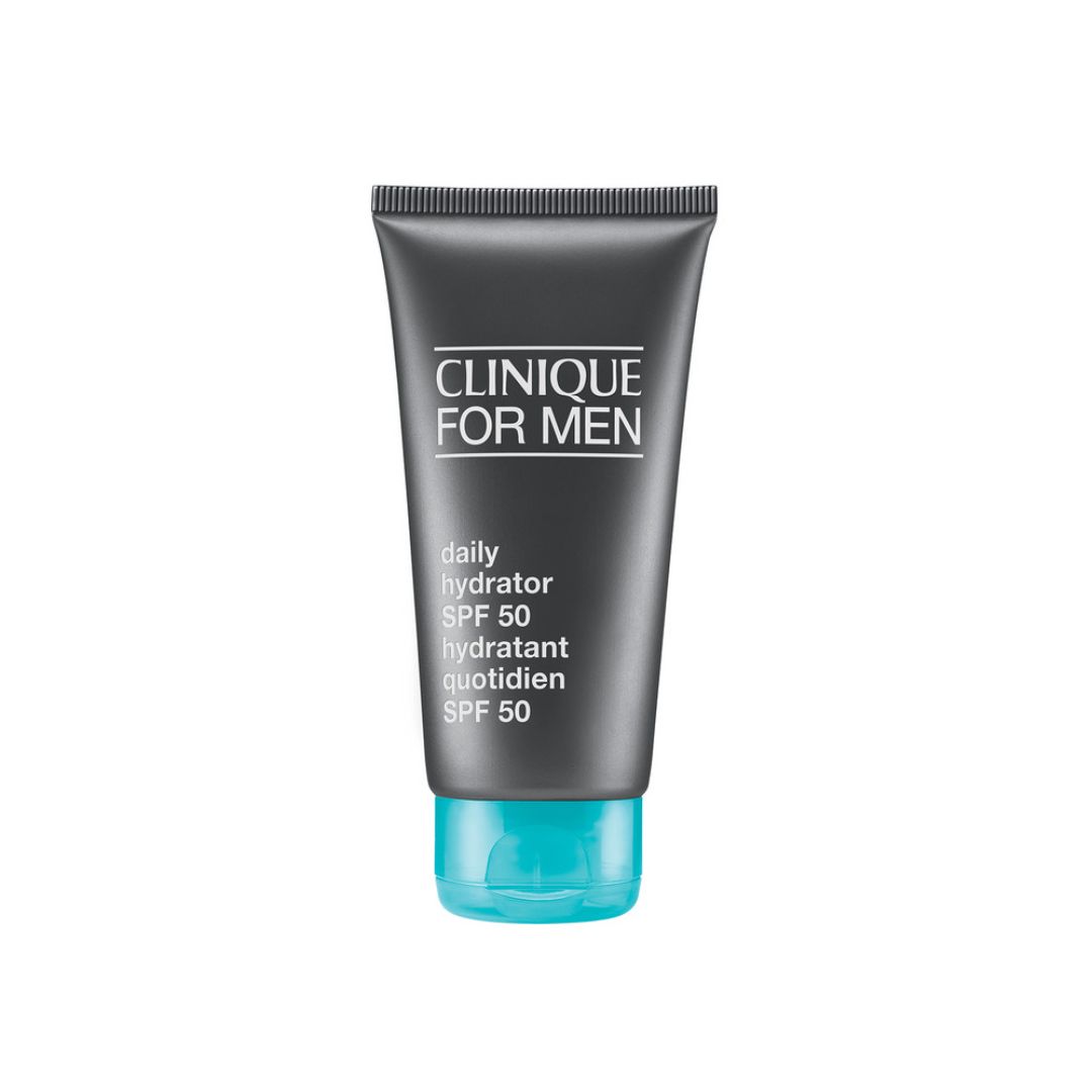 Tube gris avec bouchon bleu. Inscription: CLINIQUE FOR MEN, daily hydrator SPF 50, hydratant quotidien SPF 50.