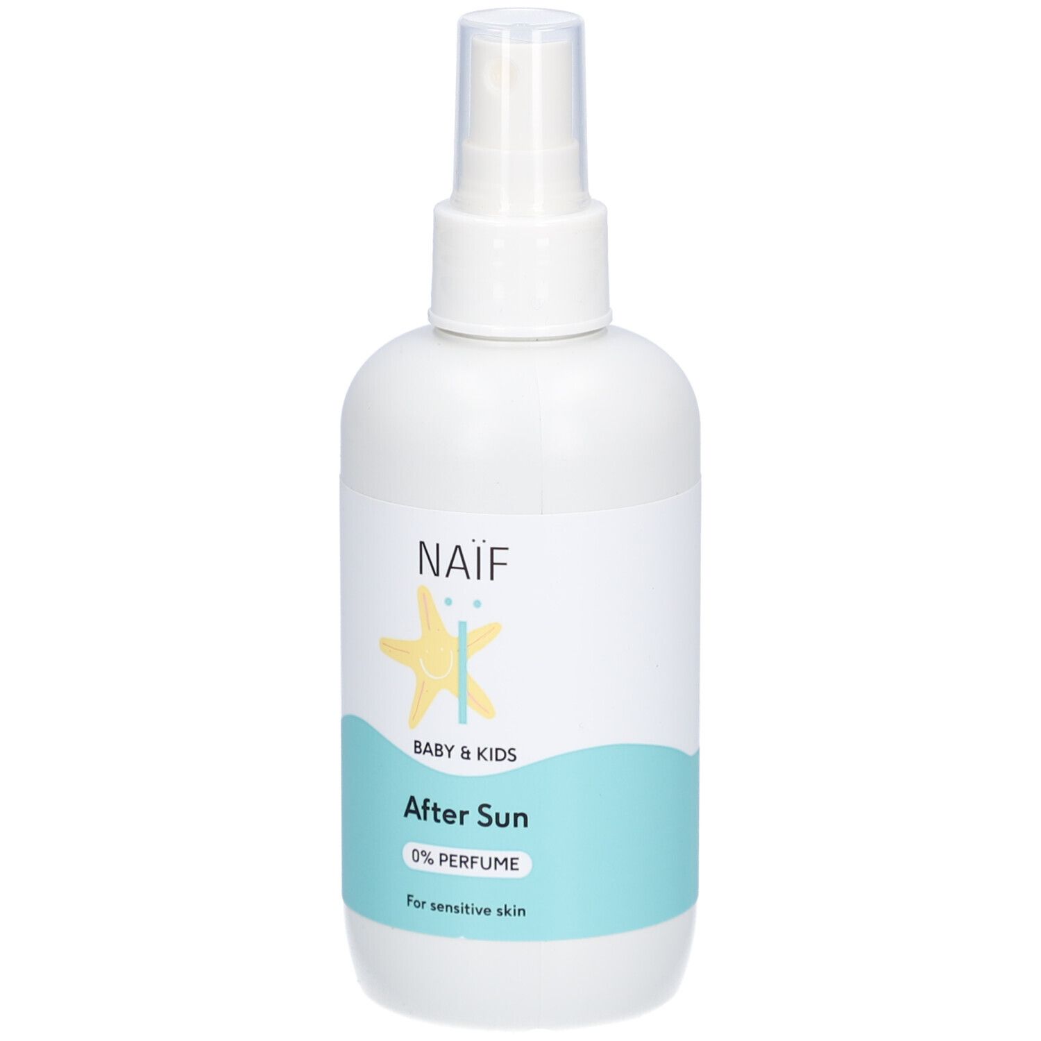 Weiße Sprühflasche mit blauem Etikett. Aufschrift: NAÏF, After Sun, 0% Perfume. Für empfindliche Haut.