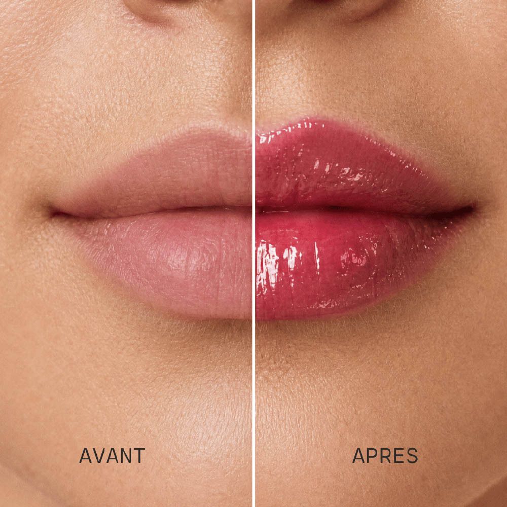 Vorher-Nachher-Vergleich von Lippen: links ungeschminkt, rechts mit glänzendem, rosafarbenem Lippenstift.