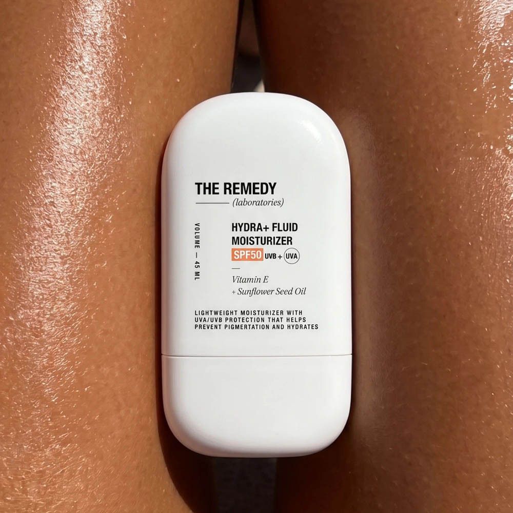 Gros plan d'un visage avec des taches pigmentaires, "Une approche synergique de la pigmentation".