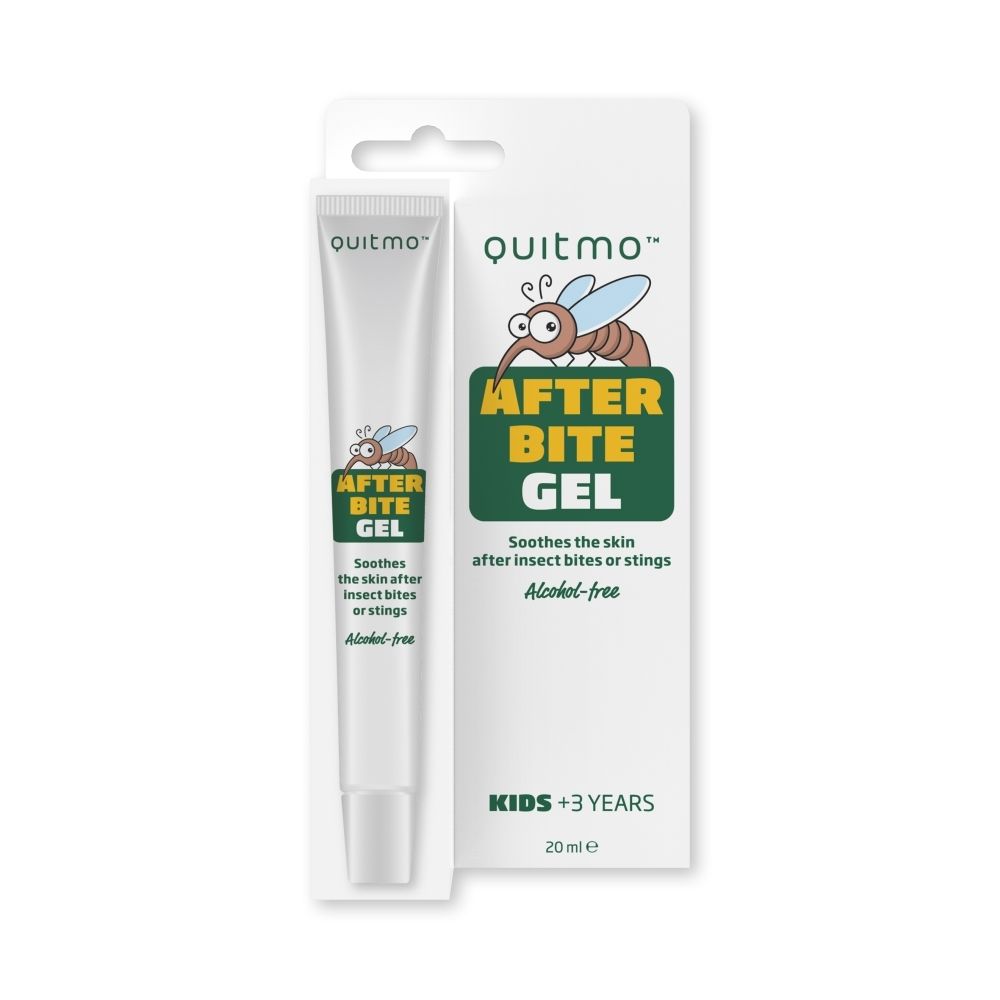 Emballage Quitmo Bee Sting Patch, 5 pièces. Montre une abeille et un patch.