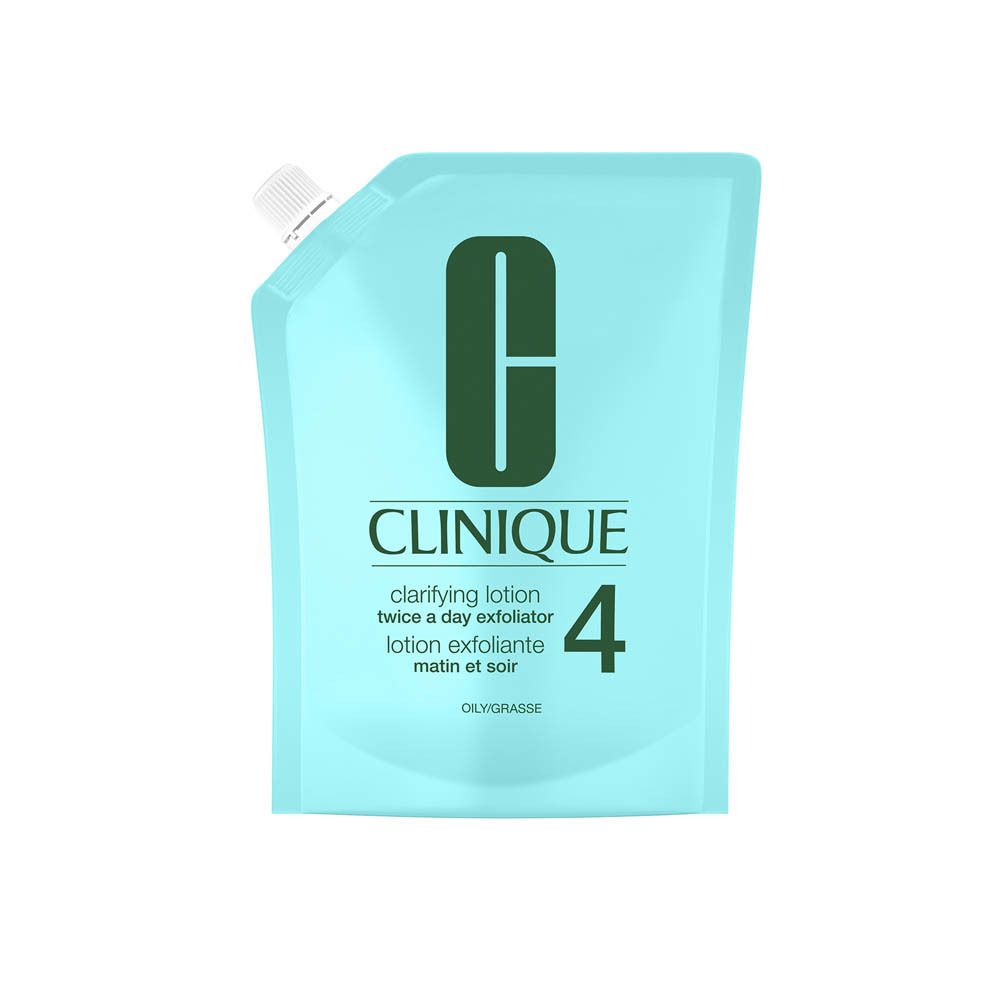Ein blauer Nachfüllbeutel mit Clinique Clarifying Lotion 4 für ölige Haut.