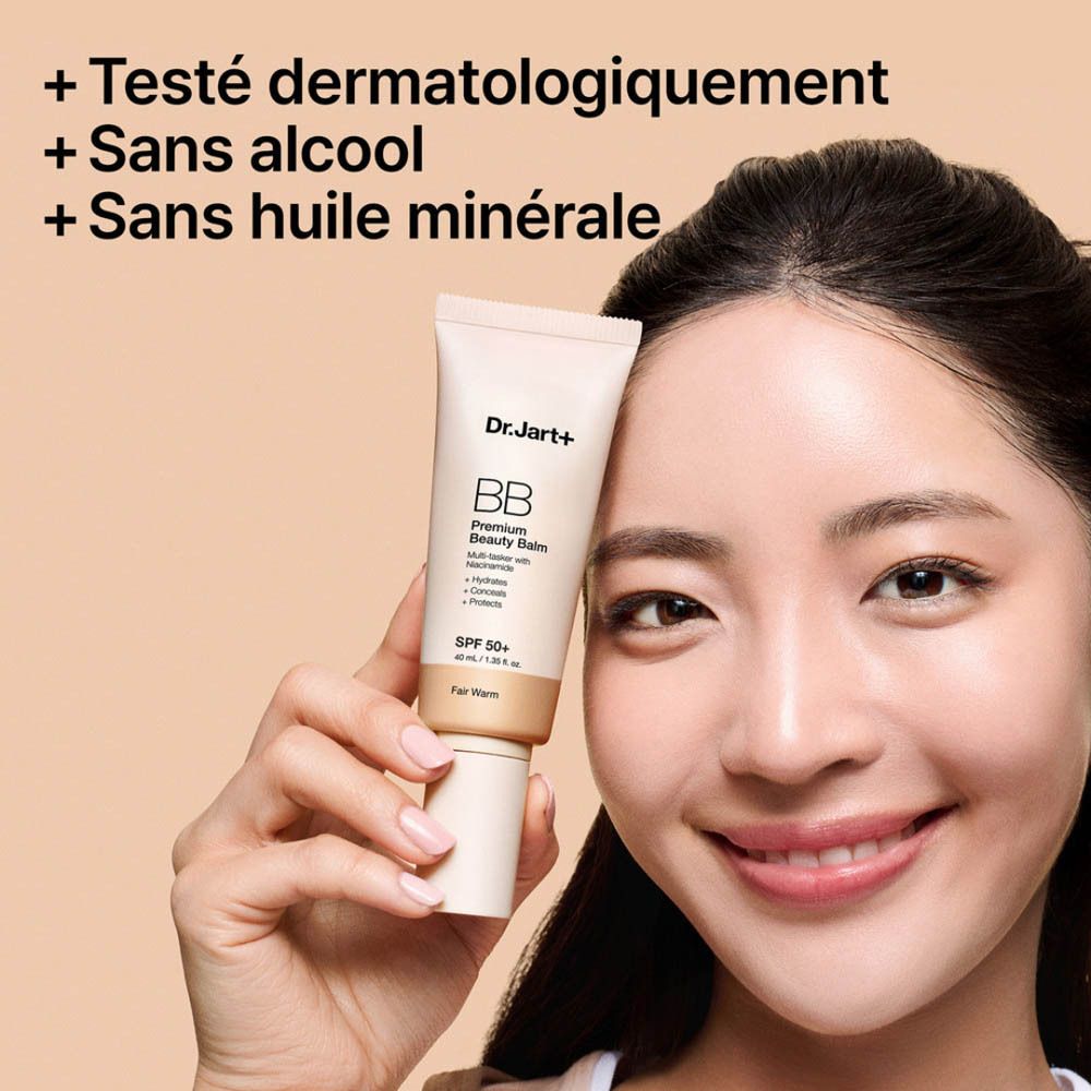Femme tenant Dr.Jart+ BB Cream, texte sur tests dermatologiques.