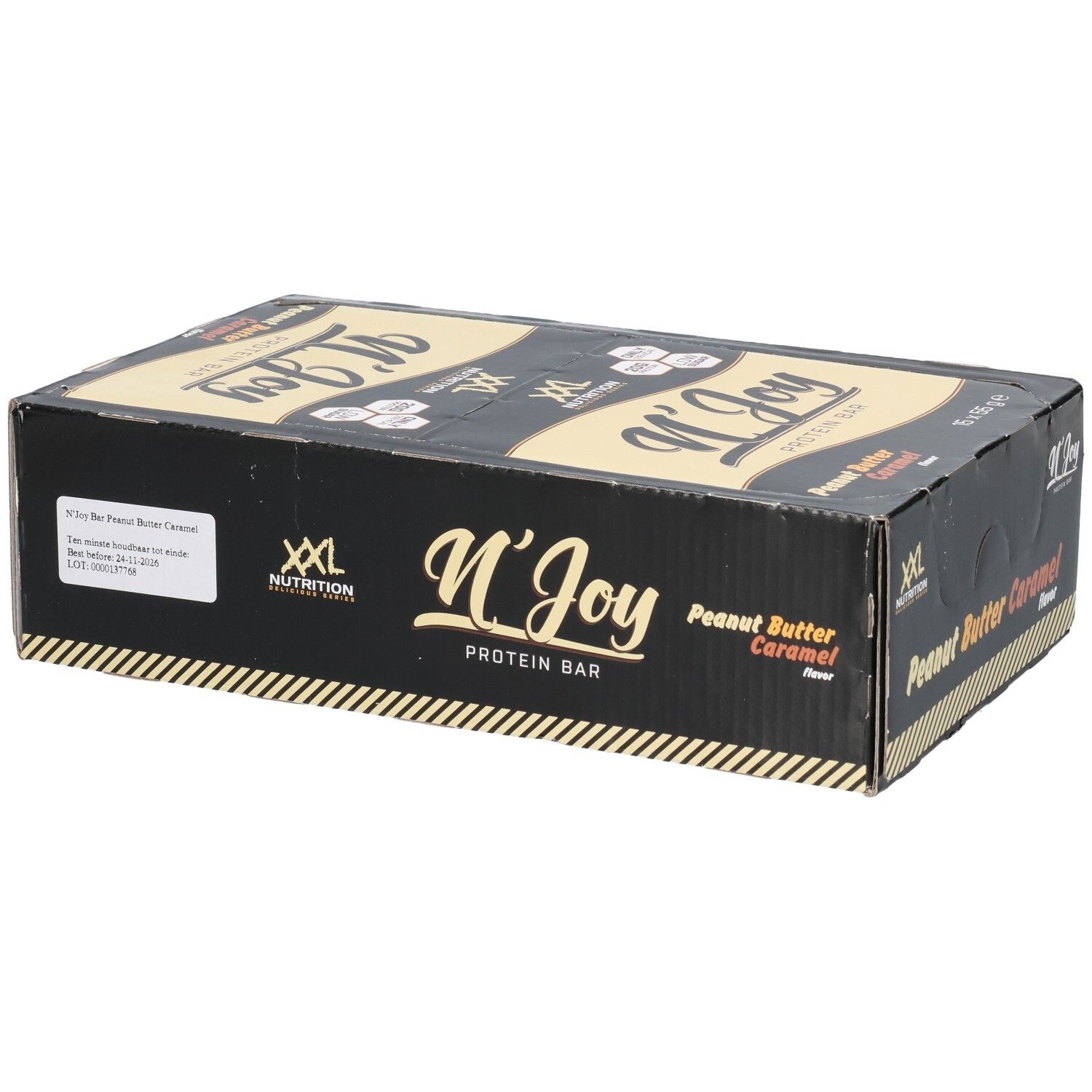 Schwarzer Karton mit XXL Nutrition N'Joy Protein Bar. Aufschrift: Peanut Butter Caramel. 15 Riegel.