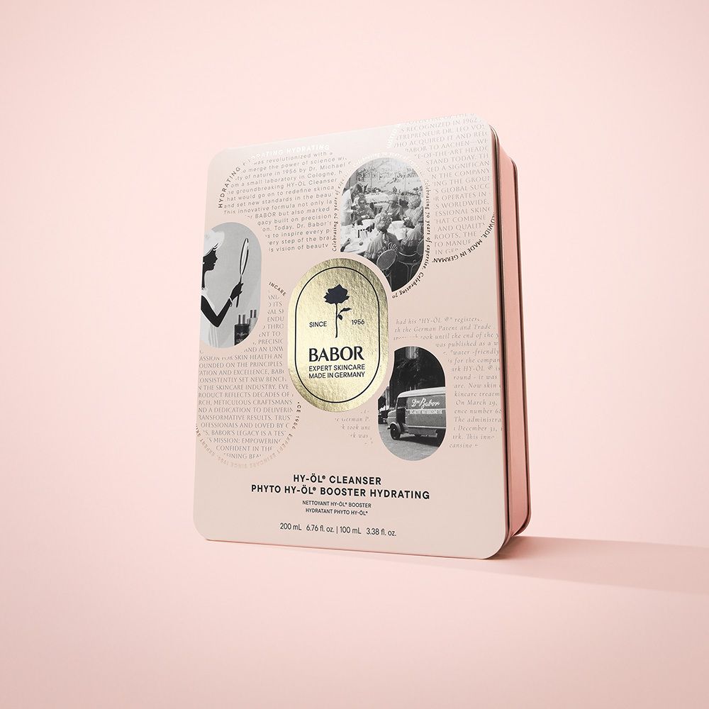 Geschenkset mit Verpackung. Verpackung mit Text und Logo: Babor, Rose. Text: HY-ÖL® Cleanser, Phyto HY-ÖL® Booster Hydrating.