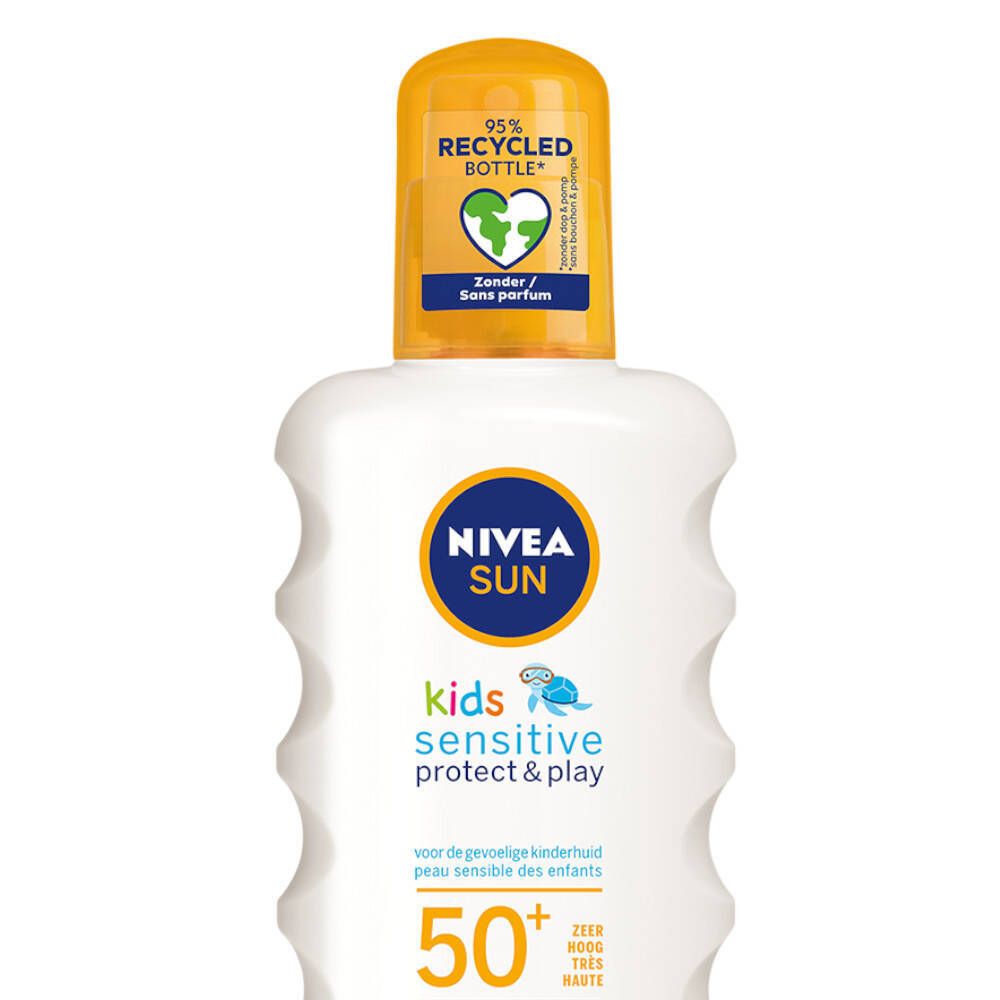 NIVEA® Sun Kids Sensitive Protect & Play Spray SPF50 +