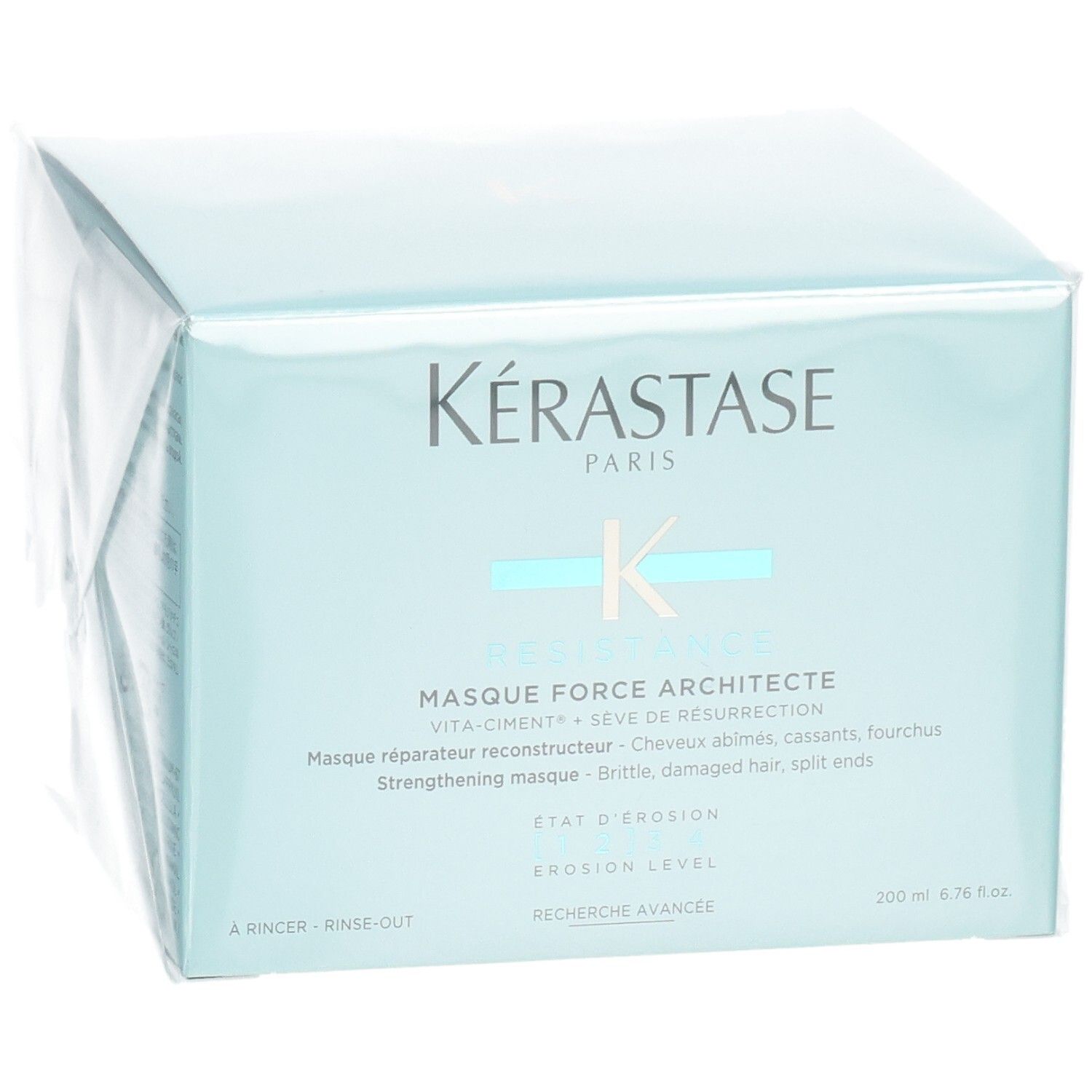 Kérastase Resistance Masque Force Architecte soin capillaire dans un emballage bleu clair, légèrement en biais.