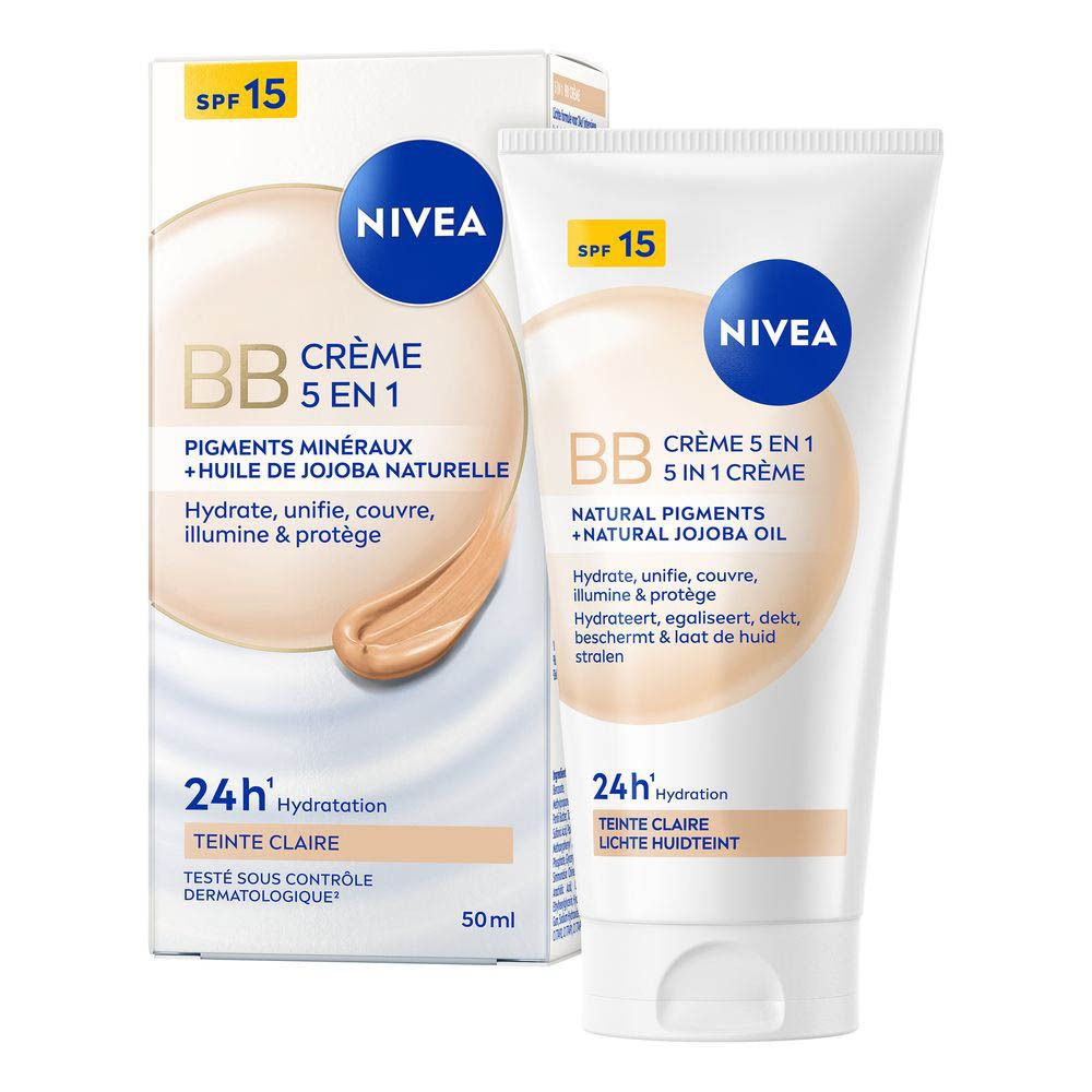 Tube de crème BB NIVEA, 50ml, SPF 15, teinte claire, avec huile de jojoba et pigments minéraux.