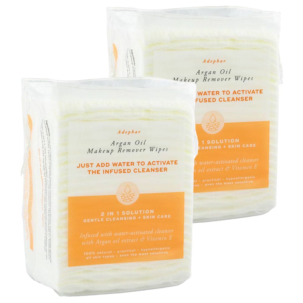 Deux paquets de lingettes démaquillantes. Inscription : Adephar Argan Oil Makeup Remover Wipes. Étiquettes oranges avec texte.