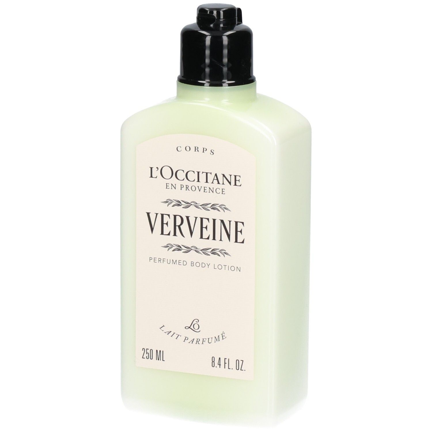 L'Occitane Verveine Körperlotion in einem hellgrünen Flakon mit schwarzem Pumpspender.