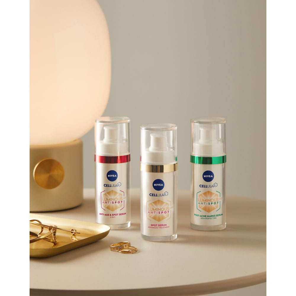 Flacon de sérum Nivea Luminous 630 Anti-Taches avec étiquette française.