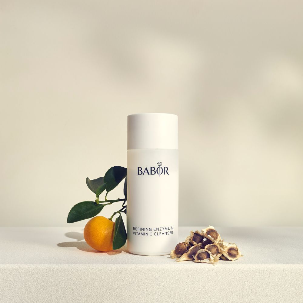 BABOR Refining Enzyme & Vitamin C Cleanser Flasche, Rückseite mit Text.