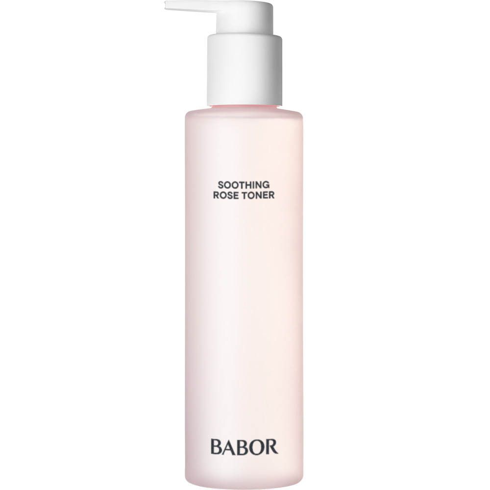 Rosa Flasche mit weißem Pumpkopf. Aufschrift BABOR und SOOTHING ROSE TONER. Weißer Hintergrund.