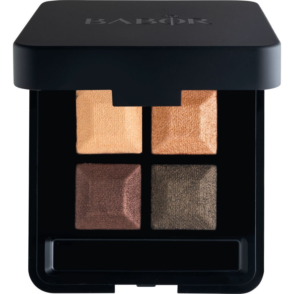 Palette de fards à paupières noire avec quatre teintes. Couvercle ouvert, produit visible. Marque Babor.