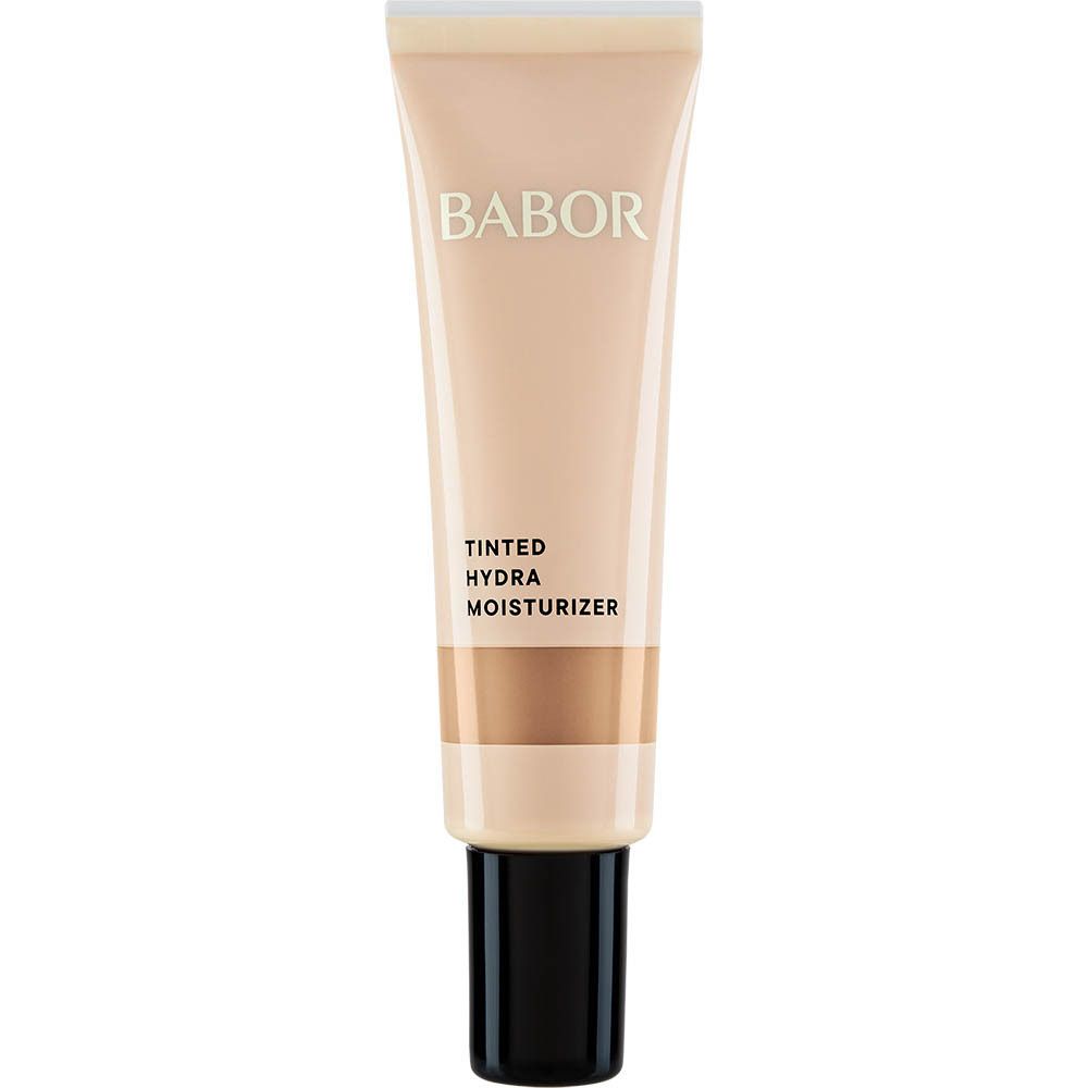 BABOR® Tube. Getönte Feuchtigkeitscreme. Beige Tube mit schwarzem Verschluss. Produktname und Marke sichtbar.