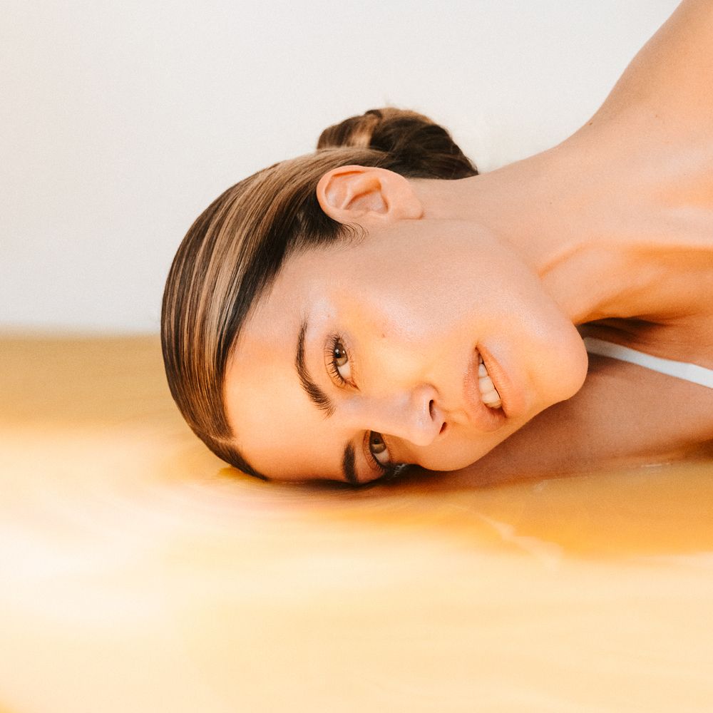 Babor Nutri Restore Ampullen-Konzentrat: Einzelne Glasampulle mit gelbem Serum.