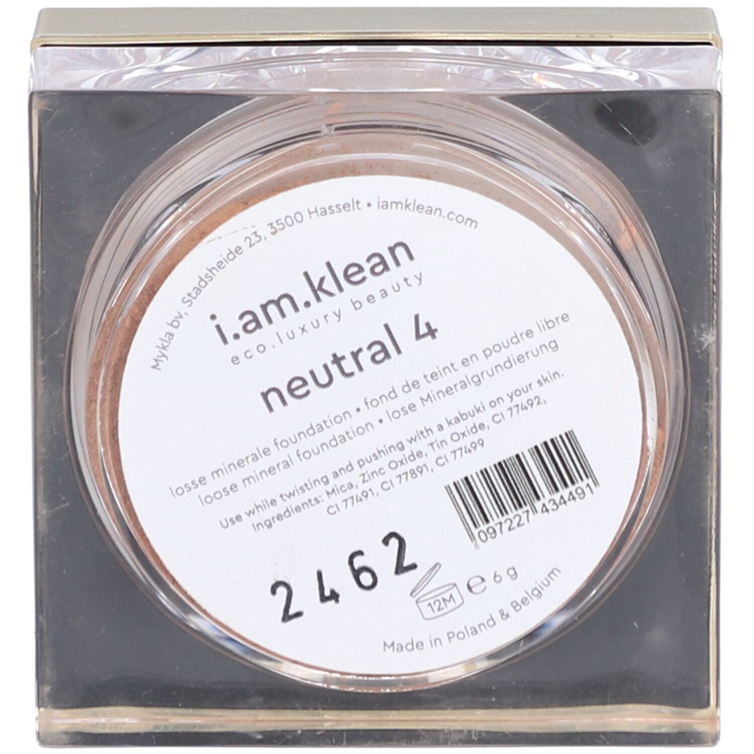 Transparenter Behälter mit losem Mineralpuder. Auf dem Etikett steht i.am.klean neutral 4.