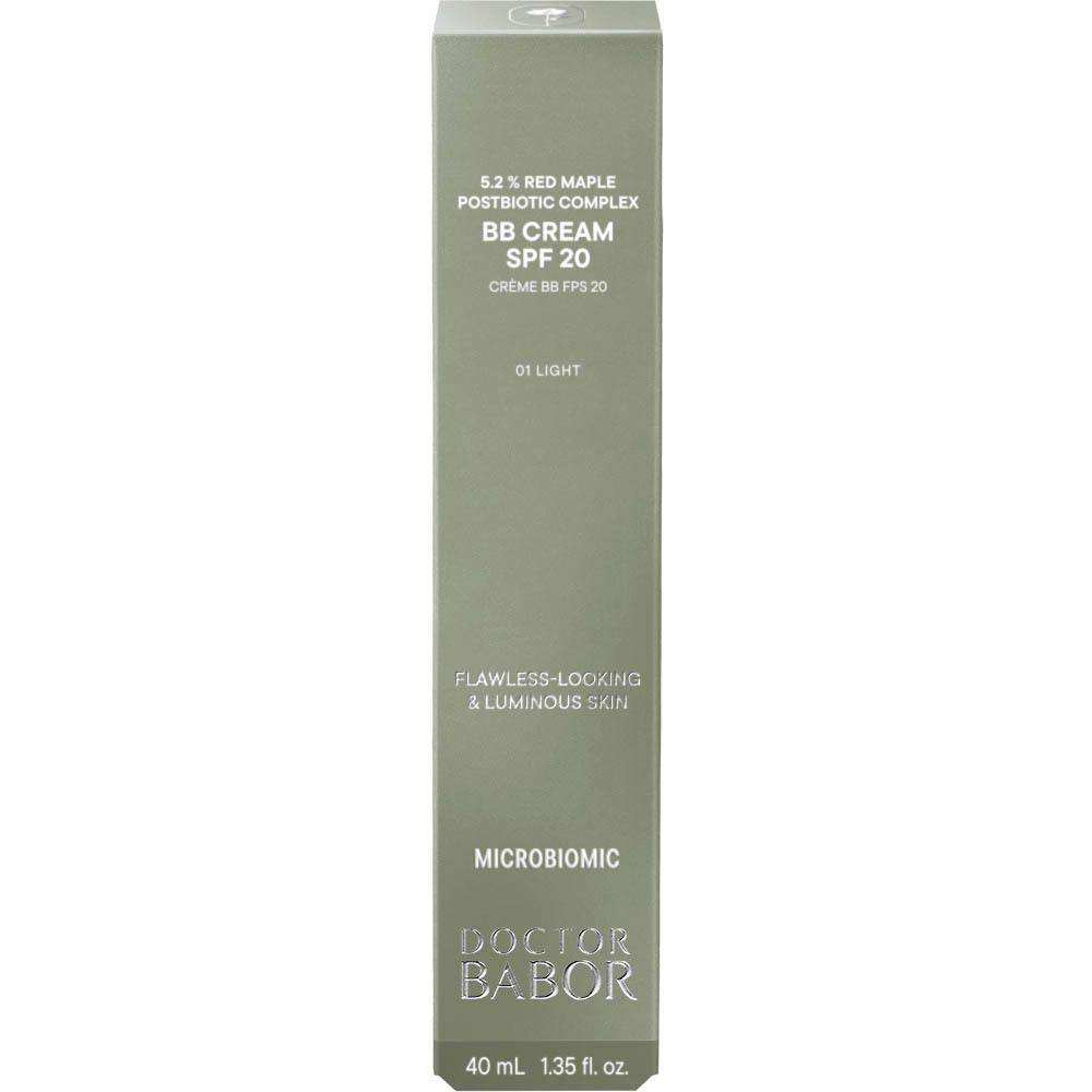 Graue Schachtel mit Produktinformationen. Aufschrift: BB Cream SPF 20, 01 Light, Doctor Babor.