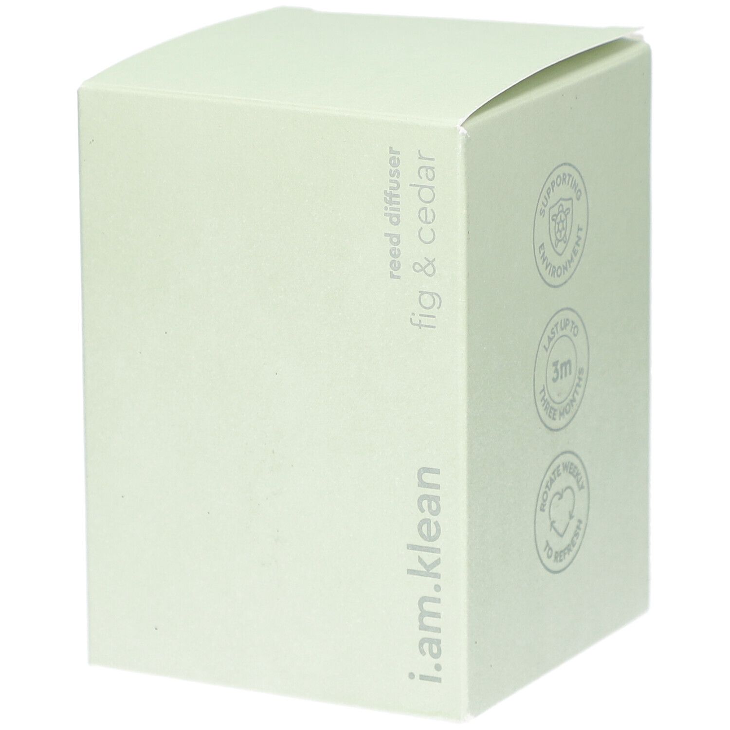 Hellgrüner Karton. Aufschrift: i.am.klean, reed diffuser fig & cedar. Logos: Umwelt, 3 Monate, wöchentlich drehen.