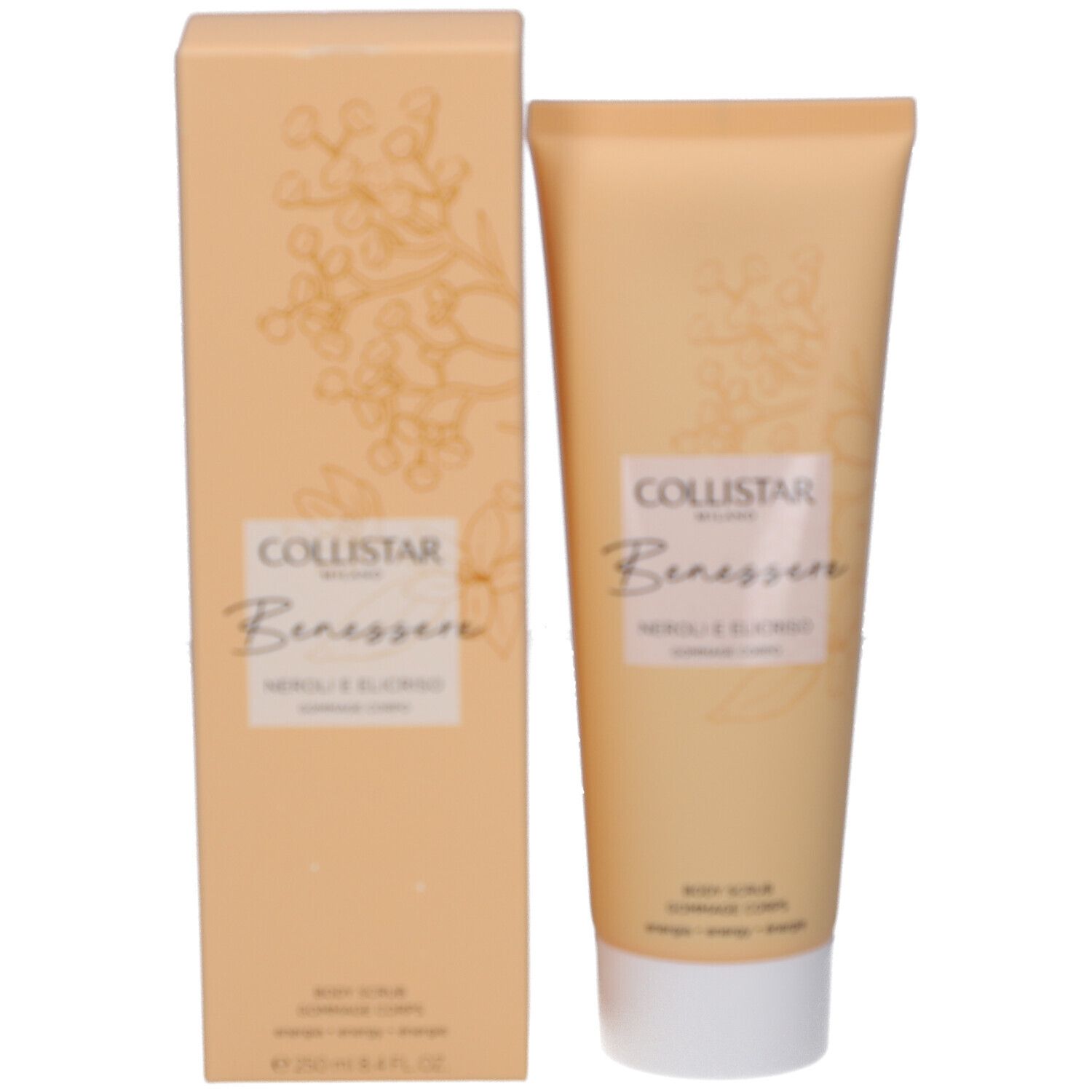 Produkt und Verpackung. Beige Tube und Schachtel. Aufschrift: Collistar Milano, Benessere, Neroli e Elicriso, Gommage Corps.