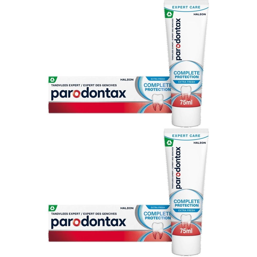 Deux tubes et deux boîtes de dentifrice Parodontax Complete Protection Extra Fresh. Emballage rouge et blanc avec nom du produit.