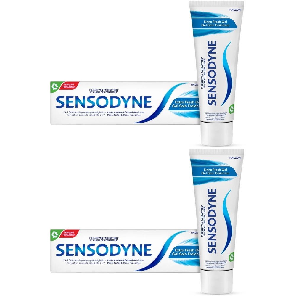 Deux tubes et boîtes de dentifrice Sensodyne. Écriture bleue, fond blanc. Texte: Extra Fresh Gel.