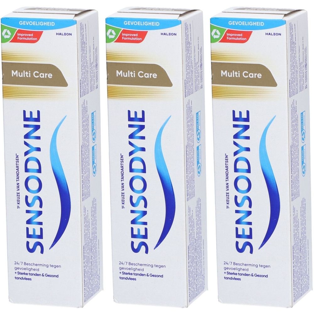 Drei Packungen Sensodyne Multicare Zahnpasta. Weiße Schachteln mit blauem Wellenmuster und Produktnamen. Grün-weißes Logo.