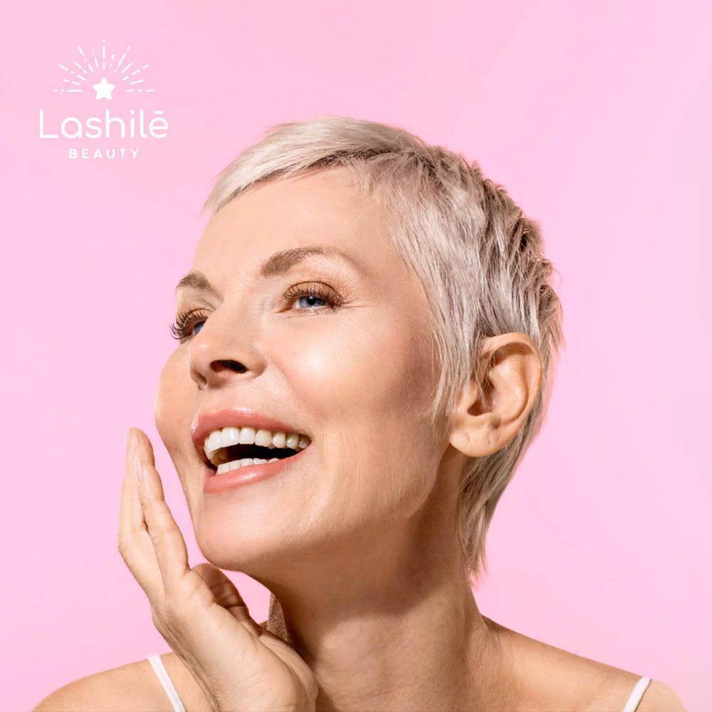 Gommes en forme d'étoile, sortant d'un flacon. Goût cerise. Inscription: 2 gummies par jour.