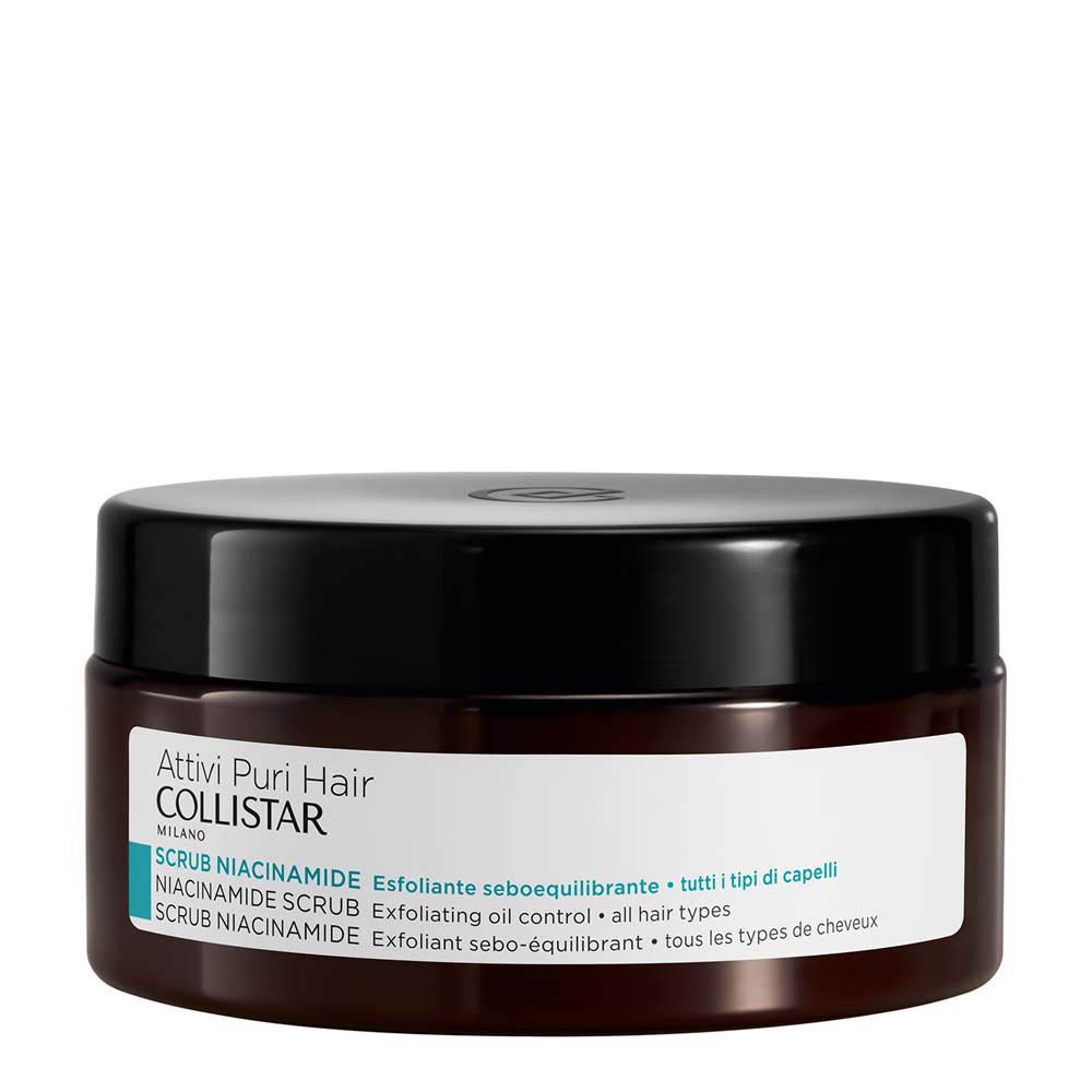 Pot brun avec couvercle noir. Inscription : Collistar Scrub Niacinamide. Pour tous types de cheveux.