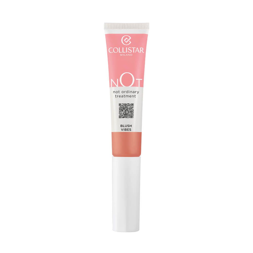 Tube de blush rose. Inscription : Collistar, NOT, Blush Vibes. Code QR. Applicateur blanc.