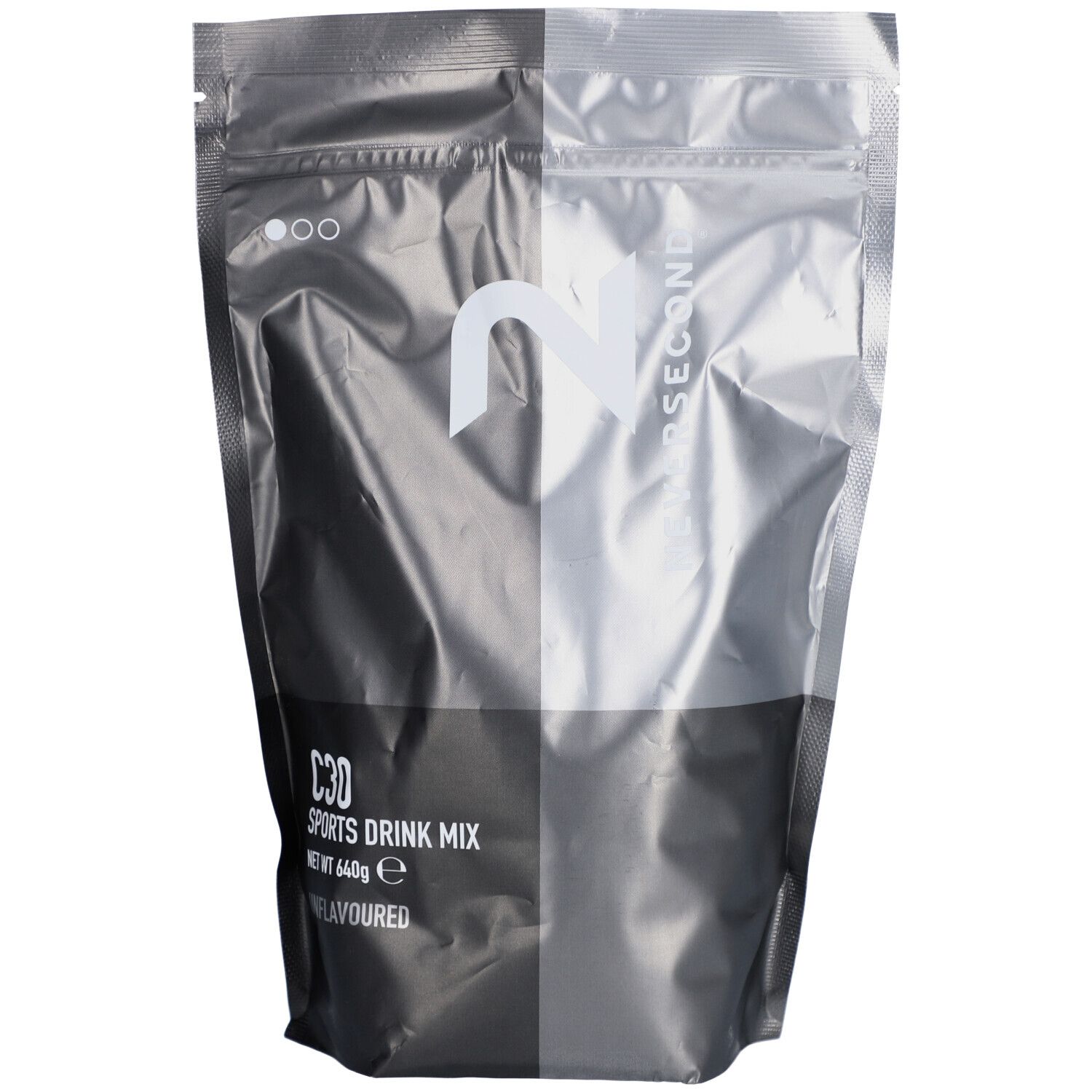 Sachet Neversecond C30 Sport Drink. Argenté, divisé. Inscription : C30, Sports Drink Mix, Net 440g, Non aromatisé.