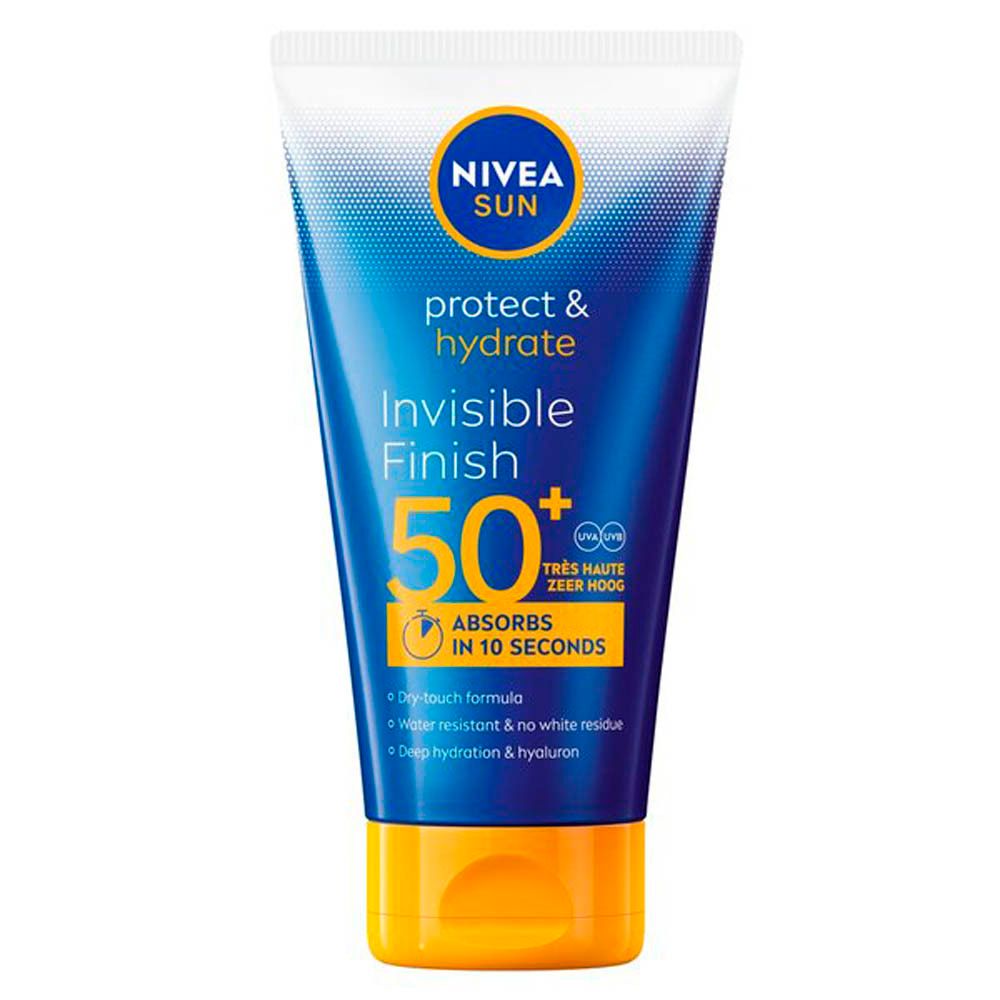 Tube de crème solaire bleue et jaune. Texte: NIVEA SUN, protect & hydrate, Invisible Finish, 50+. Absorbe en 10 secondes.