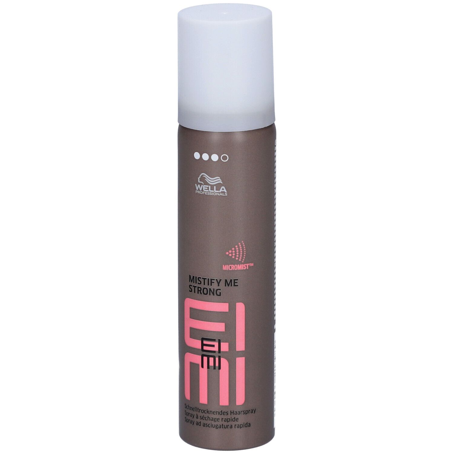 Flacon de laque. Marque : Wella EIMI. Inscription : Mistify Me Strong. Texte rose et blanc sur fond marron. Bouchon blanc.