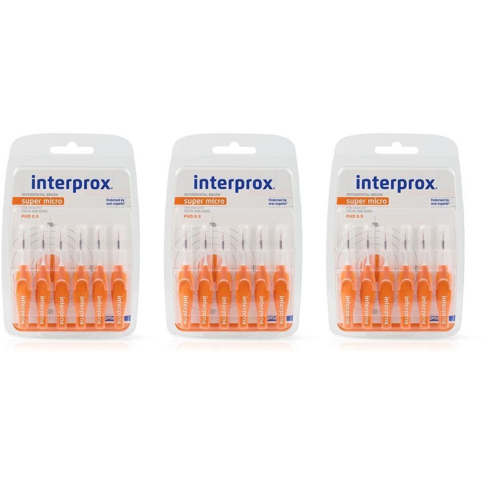 Drei Packungen mit Interdentalbürsten. Jede Packung enthält orangefarbene Bürsten. Auf der Verpackung steht "interprox super micro".