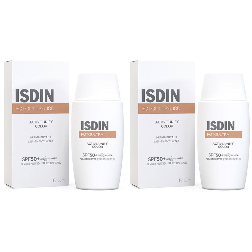 Zwei Flaschen und zwei Kartons mit der Aufschrift ISDIN FOTOULTRA 100 ACTIVE UNIFY COLOR. Auf den Flaschen und Kartons steht SPF50+.