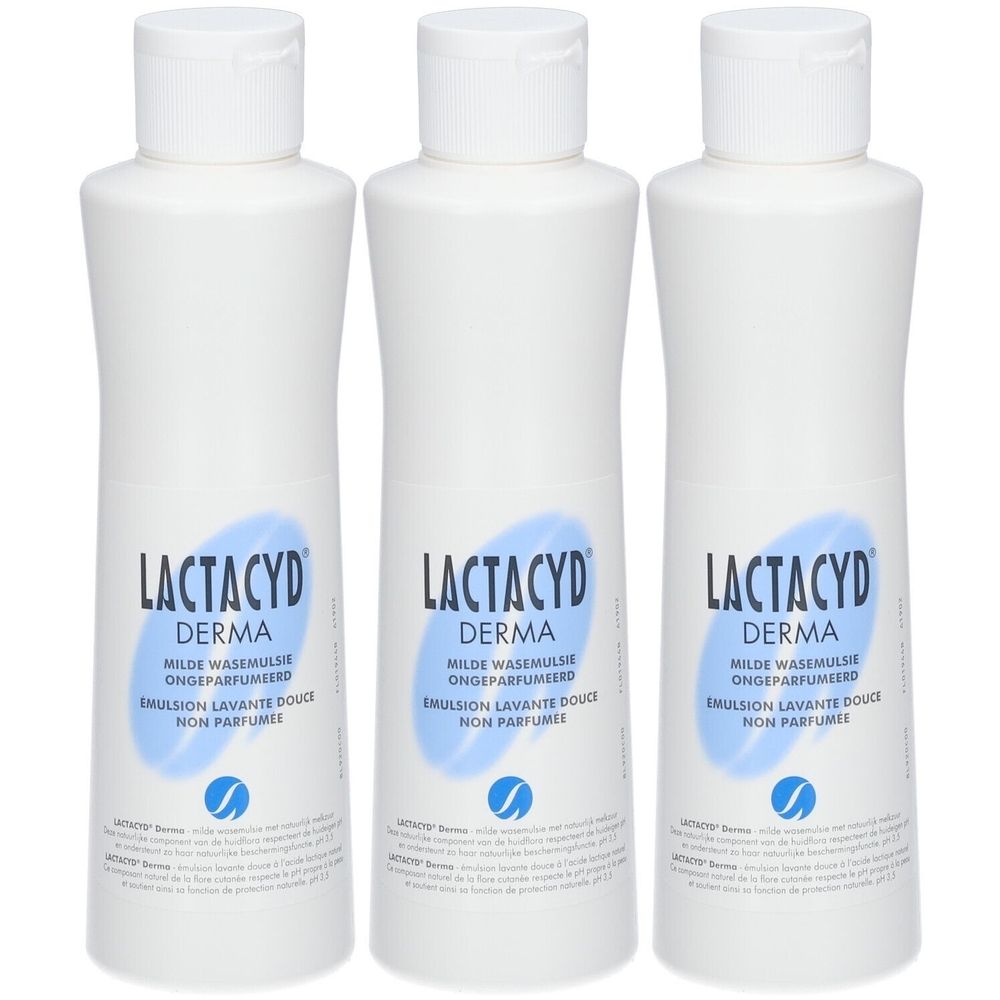 Drei weiße Flaschen Lactacyd Derma. Aufschrift: Milde Wasemulsie, ungeparfümiert, Emulsion lavante douce, non parfumée.