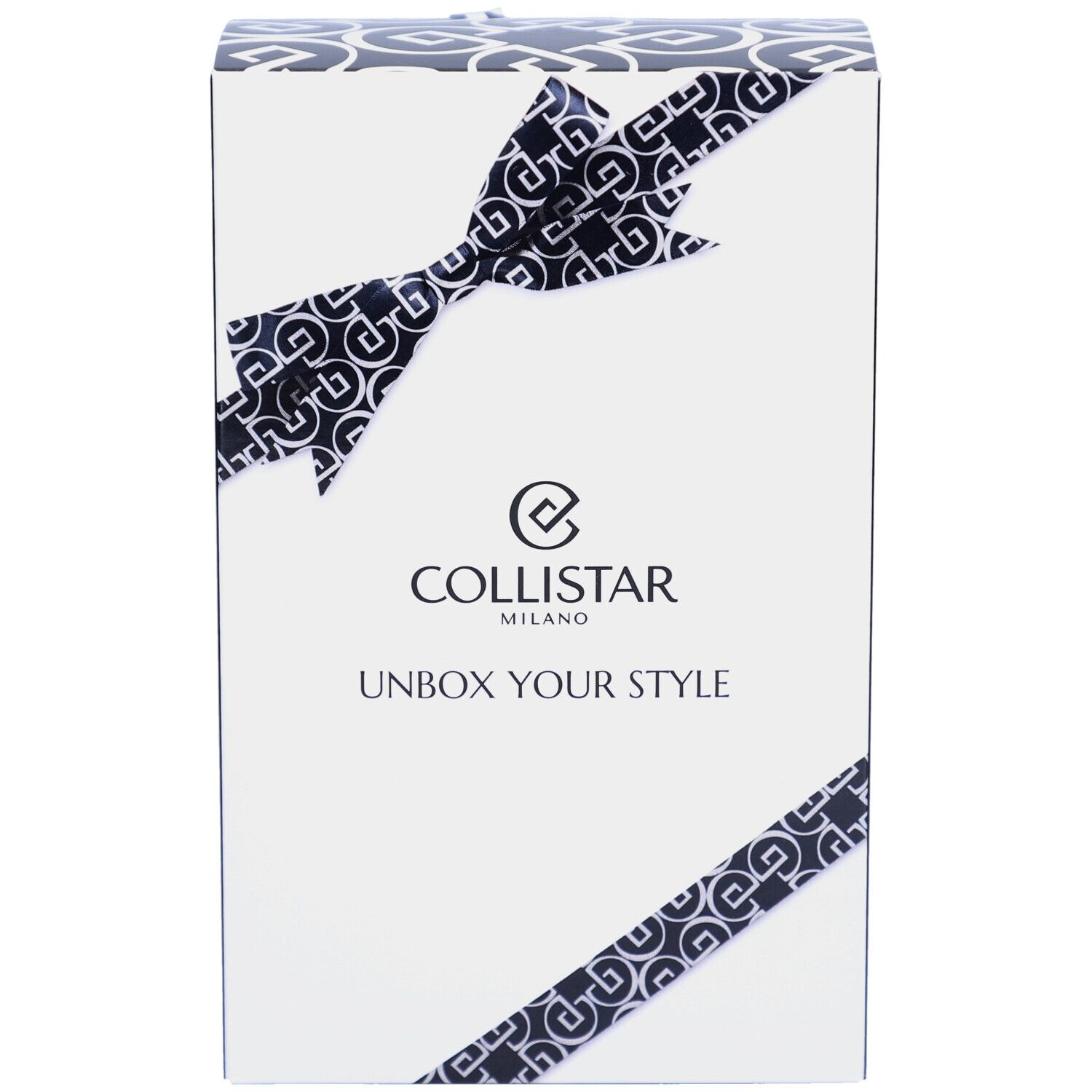 Geschenkbox mit Schleife. Marke Collistar Milano. Text: Unbox Your Style.