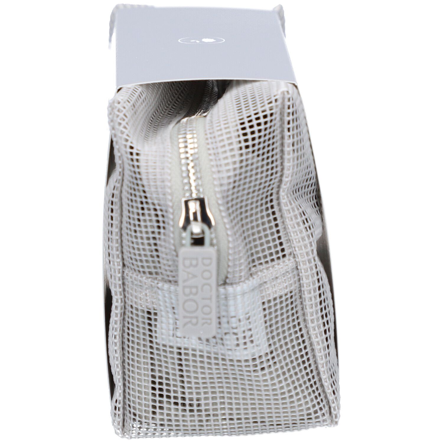 Hellgraue Kosmetiktasche mit Reißverschluss. Auf dem Reißverschluss steht DOCTOR BABOR.