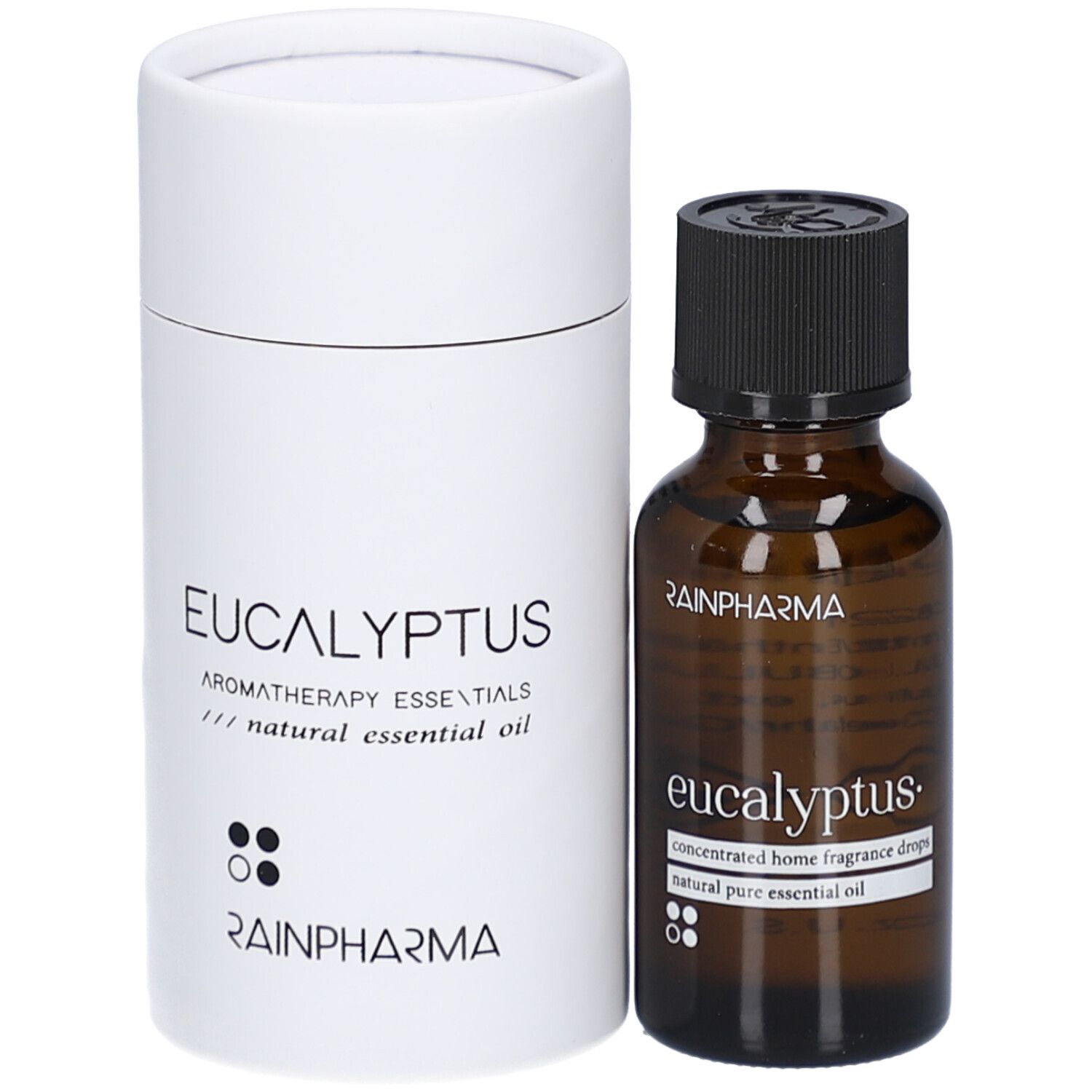 Weiße zylindrische Verpackung und braune Glasflasche. Aufschrift: Eucalyptus, Aromatherapy essentials, RainPharma, eucalyptus.
