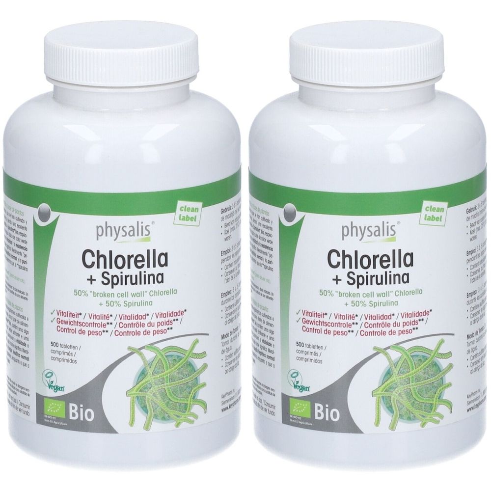 Zwei weiße Flaschen mit Schraubverschluss. Aufschrift: physalis Chlorella + Spirulina. Bio-Zertifizierung. Grüne und weiße Etiketten.